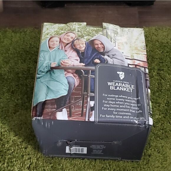 Soft light grey snuggly blanket new in box. Adult size. One size fits most. - Picture 2 of 4